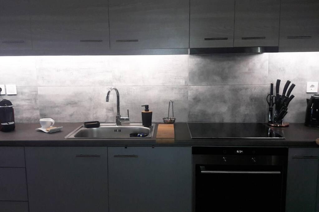 Elegant & Charming Apt. In The Hilton Area Apartment Athens Exterior photo