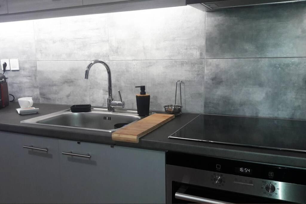 Elegant & Charming Apt. In The Hilton Area Apartment Athens Exterior photo